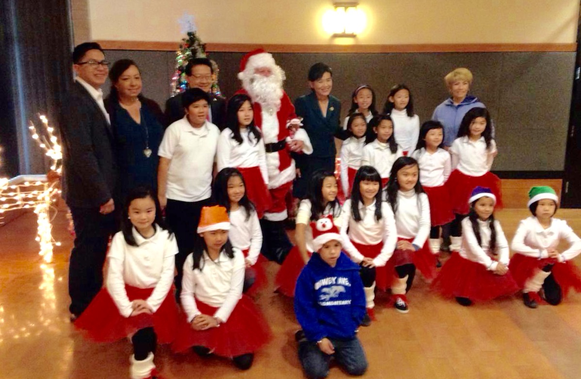 12-11-16儿童表演照片